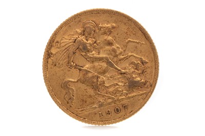 Lot 37 - AN EDWARD VII GOLD HALF SOVEREIGN DATED 1907