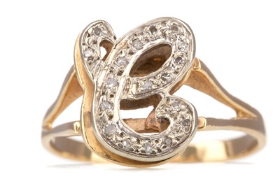 Lot 541 - A DIAMOND SET INITIAL RING