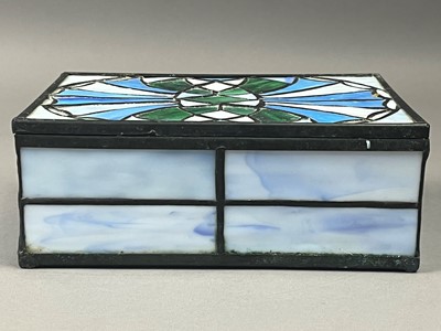 Lot 640 - A STAINED AND LEADED JEWELLERY BOX, A GOLFING PANEL AND TWO MURANO GLASS DISHES