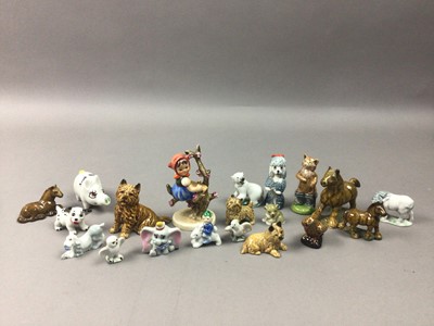 Lot 61 - A ROYAL DOULTON FIGURE OF 'A GYPSY DANCE', ALSO HUMMEL, WADE AND OTHER CERAMICS