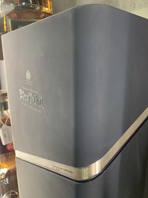 Lot 193 - JOHNNIE WALKER BLUE LABEL LIMITED EDITION PORSCHE CUBE 75CL