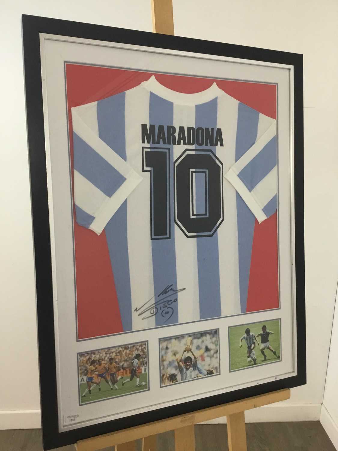 Lot 1510 - DIEGO MARADONA SIGNED ARGENTINA FOOTBALL SHIRT