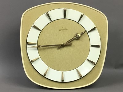 Lot 34 - A 1950S/60S JUNGHANS WALL CLOCK OF ART DECO DESIGN AND A TABLE LAMP