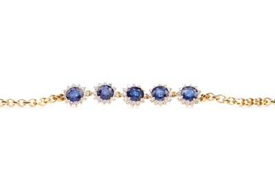 Lot 563 - A SAPPHIRE AND DIAMOND BRACELET