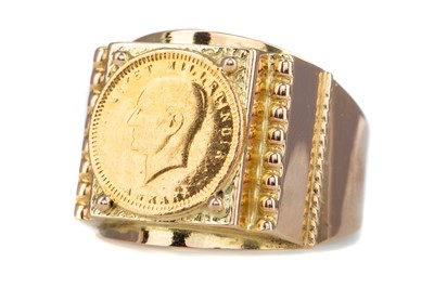 Lot 403 - A GOLD COIN RING