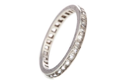 Lot 408 - A DIAMOND ETERNITY RING