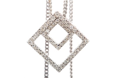 Lot 409 - A DIAMOND PENDANT