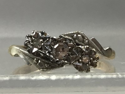 Lot 266 - A DIAMOND THREE STONE RING AND FURTHER JEWELLERY AND WATCHES