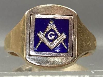 Lot 275 - A NINE CARAT GOLD MASONIC SIGNET RING AND A GOLD MASONIC PENDANT ON CHAIN