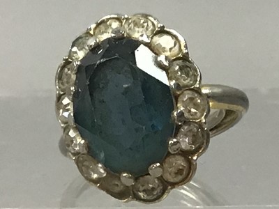 Lot 276 - A SAPPHIRE AND DIAMOND CLUSTER RING AND FURTHER JEWELLERY