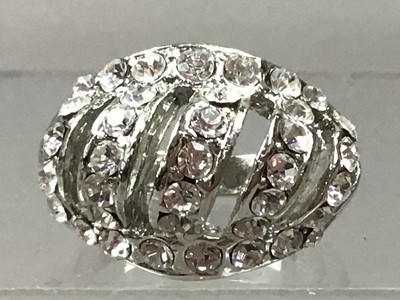 Lot 303 - A LOT OF DRESS RINGS