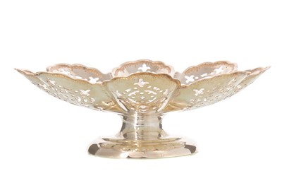 Lot 25 - EDWARDIAN SILVER SWEETMEAT DISH