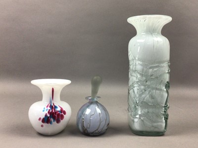 Lot 339 - A MDINA GLASS VASE AND OTHER GLASS WARE