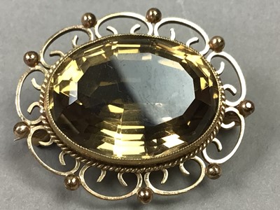 Lot 456 - A NINE CARAT GOLD OVAL BROOCH AND FIVE BAR BROOCHES