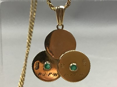 Lot 462 - A NINE CARAT GOLD AND GREEN GEM SET PENDANT AND FURTHER JEWELLERY