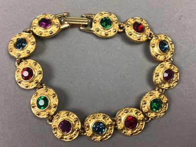 Lot 481 - A LOT OF ASSORTED COSTUME JEWELLERY