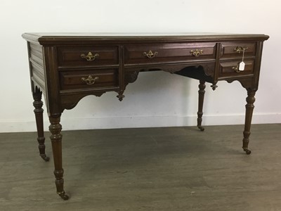 Lot 574 - A MAHOGANY DRESSING TABLE