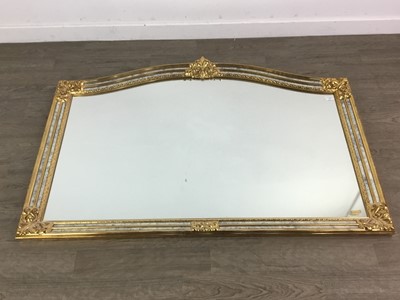 Lot 597 - A GILT FRAMED WALL MIRROR