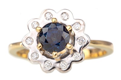 Lot 465 - A SAPPHIRE AND DIAMOND RING