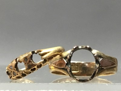 Lot 9 - A LOT OF TWO EIGHTEEN CARAT GOLD DRESS RINGS, A SIGNET RING AND ANOTHER RING