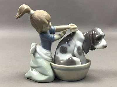 Lot 616 - A LLADRO FIGURE OF A GIRL WASHING A DOG AND OTHER FIGURES