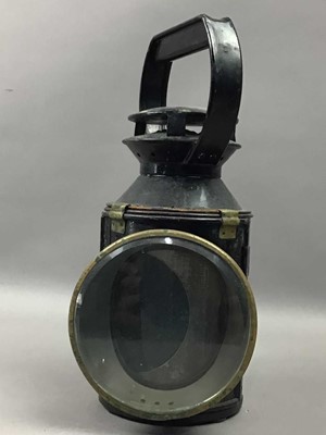 Lot 609 - A BR RAILWAY LANTERN