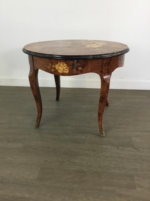 Lot 608 - A CIRCULAR OCCASIONAL TABLE