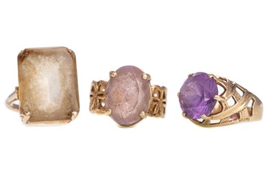 Lot 490 - THREE GOLD DRESS RINGS