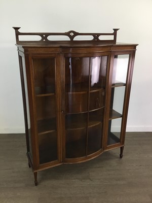 Lot 746 - A MAHOGANY DISPLAY CABINET