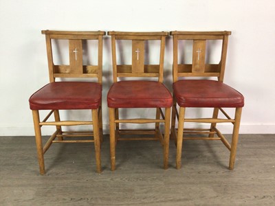 Lot 754 - A SET OF SIX OAK CHURCH CHAIRS