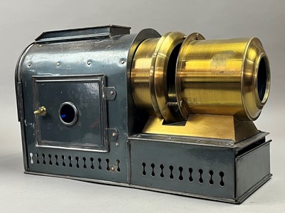 Lot 760 - AN EARLY 20TH CENTURY MAGIC LANTERN