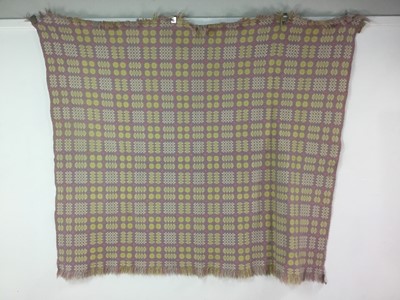 Lot 824 - A VINTAGE WELSH TAPESTRY BLANKET