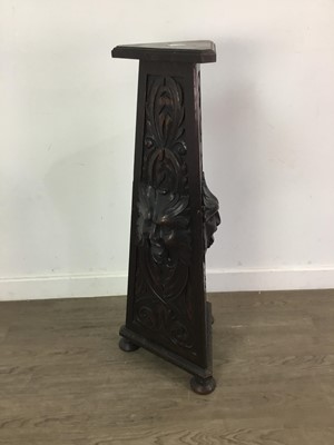 Lot 185A - AN EARLY 20TH CENTURY GOTHIC STYLE CARVED OAK PLANT PEDESTAL