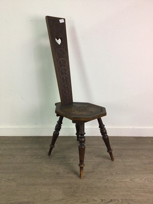 Lot 195A - AN EARLY 20TH CENTURY CARVED WOOD SPINNING CHAIR