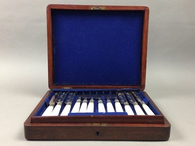 Lot 25 - A CASED SILVER PLATE AND MOTHER OF PEARL FRUIT KNIVES AND FORKS