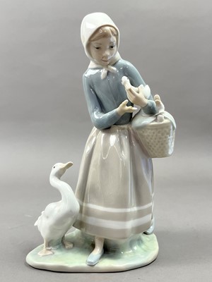 Lot 85A - A LLADRO FIGURE OF A GIRL WITH GEESE AND OTHER FIGURES