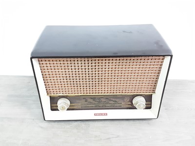 Lot 285A - A PHILLIPS RADIO