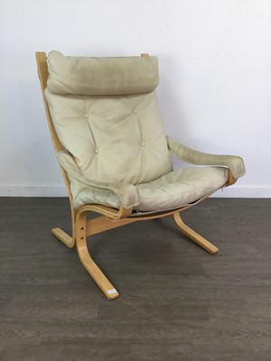 Lot 26 - A SET OF FIVE VESTLANDSKE LOUNGE CHAIRS