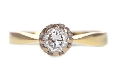 Lot 508 - A DIAMOND SOLITAIRE RING