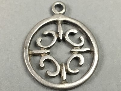 Lot 33 - AN OLA GORIE PENDANT AND OTHER ITEMS