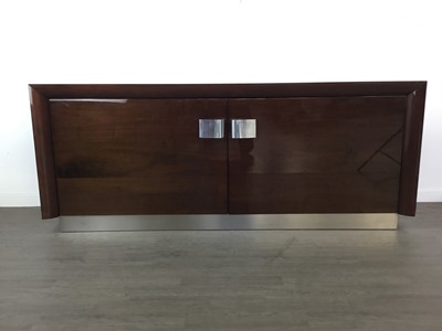 Lot 333 - KESTERPORT, ‘FIFTH AVENUE’ AMERICAN WALNUT DINING SUITE