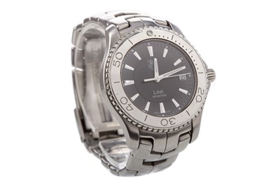 Lot 851 - TAG HEUER