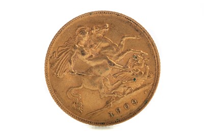 Lot 7 - AN EDWARD VII GOLD HALF SOVEREIGN DATED 1909