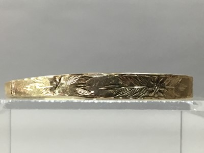 Lot 121 - A NINE CARAT GOLD BANGLE AND A COLLECTION OF OTHER JEWELLERY