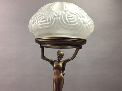 Lot 100 - AN ART DECO STYLE TABLE LAMP