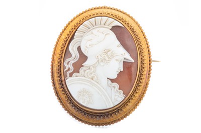 Lot 543 - A CAMEO BROOCH