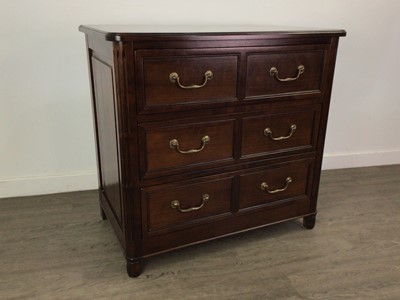 Lot 80 - A REPRODUCTION MAHOGANY THREE DRAWER CHEST