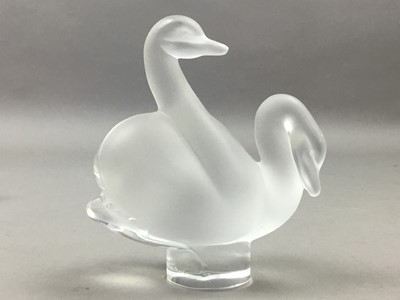 Lot 157 - A LALIQUE FROSTED GROUP OF TWO SWANS