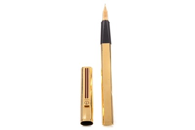 Lot 170 - DUNHILL, GOLD PLATED FOUNTAIN PEN