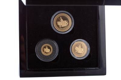 Lot 19 - THE 2012 ELIZABETH AND THE LION GOLD SOVEREIGN SET